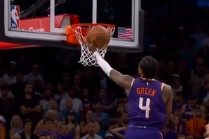 针锋相对！杰伦·格林强攻追平 随后穆雷和布克单打各自跳投命中