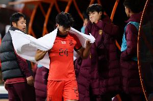 重获机会！汪士钦去年失误+报复染红+落选U23亚洲杯 如今先发出战