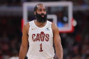 不理想！哈登半场3中1拿到7分6板出现3失误 正负值-8