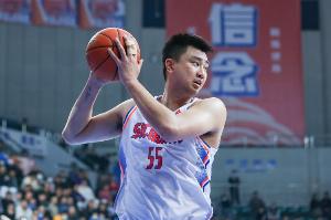媒体人：广厦男篮补强内线 在自由市场上签回了旧将苏若禹