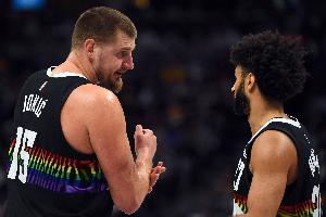 美媒：约穆超神才击败摆烂的独行侠 掘金夺冠概率掉到8%