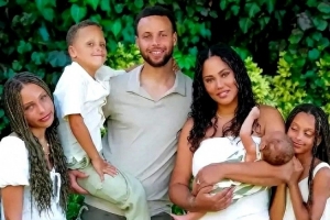 库里：有三胎后确实想要个老四 但怕妻子孕期血压高 当时也很犹豫