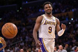 詹姆斯：在经历那次意外后 布朗尼其实本不必这样努力重新打球