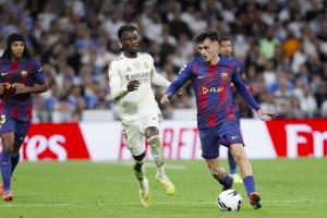 西甲联赛仅剩两个月收官，多重悬念等待揭晓