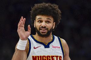 贾马尔·穆雷：直到中场休息我才意识到自己正在逼近队史三分纪录