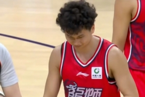 媒体人：张文杰将FMVP级别的赵继伟限制到7投1中 下赛季大有可为