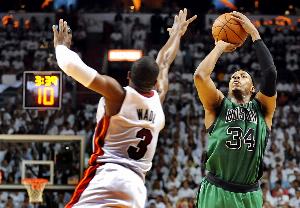 韦德：08绿军是最后一支无需磨合就夺冠的球队 热火3巨头都没做到