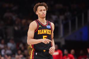 3月个人进攻效率：丹尼尔斯128.3第1 小卡128.2第2 约基奇5哈登10