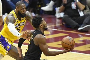 骑士队史仅2人得分30+场数破百：詹姆斯324场 米切尔103场