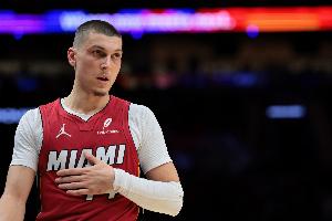 阿德巴约：中场时希罗和我都发声了 这能让大家凝聚起来效果明显