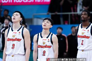 媒体人：胡明轩&徐杰&崔永熙共进8个三分球 新版广东三少火力不俗