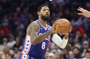 就首节打得好！乔治18中7拿到19分4板2助 正负值低至-22