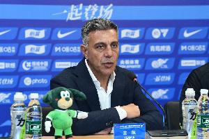 罗斯·阿洛伊西：与弟弟交流很多，据说成都那边的牛蛙味道很不错