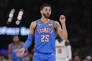 卡鲁索：米切尔新秀季就崭露头角 他的进步体现了极强好胜心