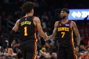 老鹰本月13胜2负 创队史近11年来单月最好战绩！