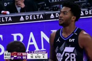 你要毁了球队吗？森萨博末节4分钟连拿10分追平骑士