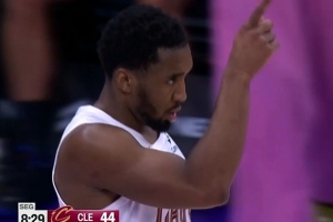 突然发力！骑士内外开花 轰出13-0攻击波确立两位数领先