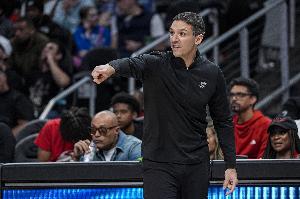 戴格诺特：我们磨练了季后赛所需技能 迎着逆风打球非常重要