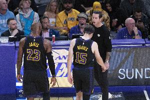 KG：湖人无法冲出西部 季后赛小里会被锁死 詹姆斯不得不承担更多