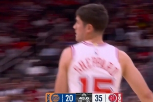 很稳！谢泼德替补登场2投2中 连续拿分帮助球队保持领先