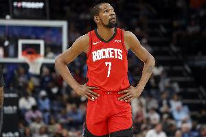 杜兰特：尼克斯打得很有身体对抗性 而我们匹配上了这种强度