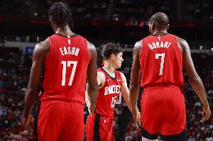 伊森：我们在赢球 作为团队在打球 拼劲十足