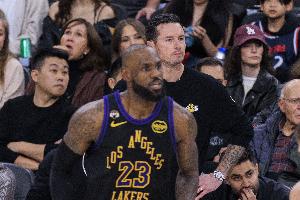 雷迪克：每个人都为赢球做出了贡献 而勒布朗起到了引领作用