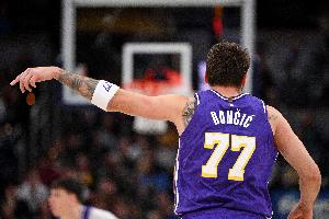 连续第3场40+&赛季第16场40+！东契奇爆砍42分5板12助2断0失误