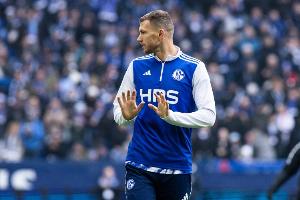 沙尔克官方：哲科归队后将接受肩部伤情诊断，并将缺阵周日联赛