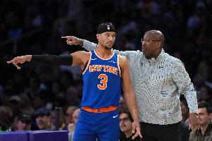 哈特：季后赛即将到来 但我们现在前进方向错了  明天必须赢灰熊