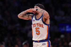 顶替布伦森首发效果不错！阿尔瓦拉多12中6得15分4板4助2断1帽