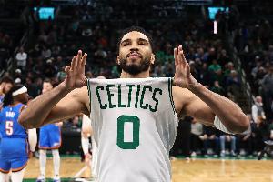 塔图姆达成单赛季250分100板50助攻 2001年至今绿军队史最快