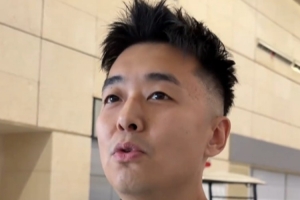 给J.Cole接机！同曦GM：希望通过他帮助国内球员赴美&找优质外援