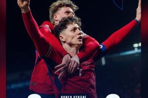 切赫晒照祝贺捷克队晋级世界杯：祝贺捷克国家队