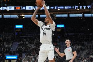 越发成熟！卡斯尔首节4中3贡献7分2助 三分1中1