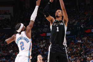 帕里什：我选SGA为本季MVP&他让中距离重新流行 文班就防守有优势