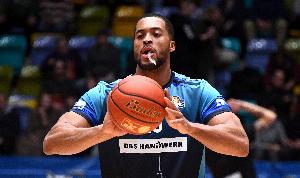 沈阳日报：辽篮第8名外援杰登·勒迪抵达沈阳 近期将代表球队出战