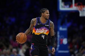 你也够稳定！杰伦·格林半场各种突破 11中6拿到15分2板3助