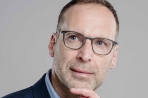 凡尔赛！小学智商158全球1%，43岁切赫：最近再测降了不少，才135