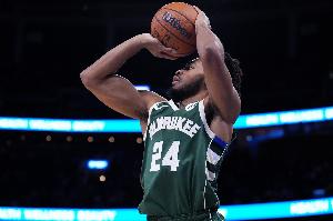 贝弗利：托马斯拒绝3000万合同简直是疯了 赶紧炒经纪人&换女友吧