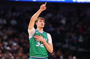 石破天惊！19岁104天的弗拉格单场砍下50+ 青少年球员第一人