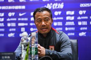 阎峰：亚泰降级后经历很多变化现在比较困难，目标打好每场比赛