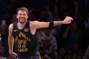 贝弗利：对东契奇罚钱就行别禁赛了 有人故意骗他吃T太掉价了