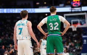 解说：弗拉格不比克尼佩尔弱 但后者最佳新秀得票多确实更合理