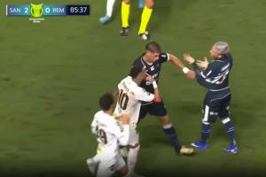 被犯规后与对手冲突染黄！裁判报告：内马尔以不尊重比赛方式行事