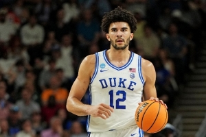 又拿一个全美最佳！布泽尔：能进入NBA选秀讨论已很感激