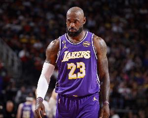 东里缺席！老詹：要有“下一个人顶上”的心态 尽管东里不可代替