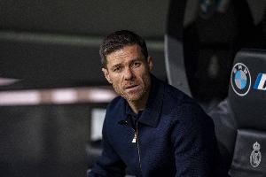 阿隆索执教战绩VS阿韦洛亚：前者20胜3平5负，后者13胜0平5负