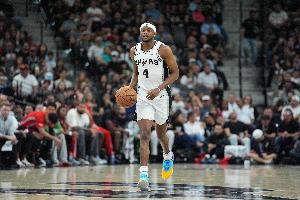 好好把锅背着！福克斯关键时刻各种浪费机会 全场19中7&三分6中0