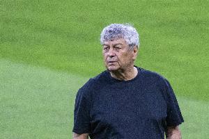 严重心律失常！80岁名帅卢塞斯库病情恶化，被送进重症监护室